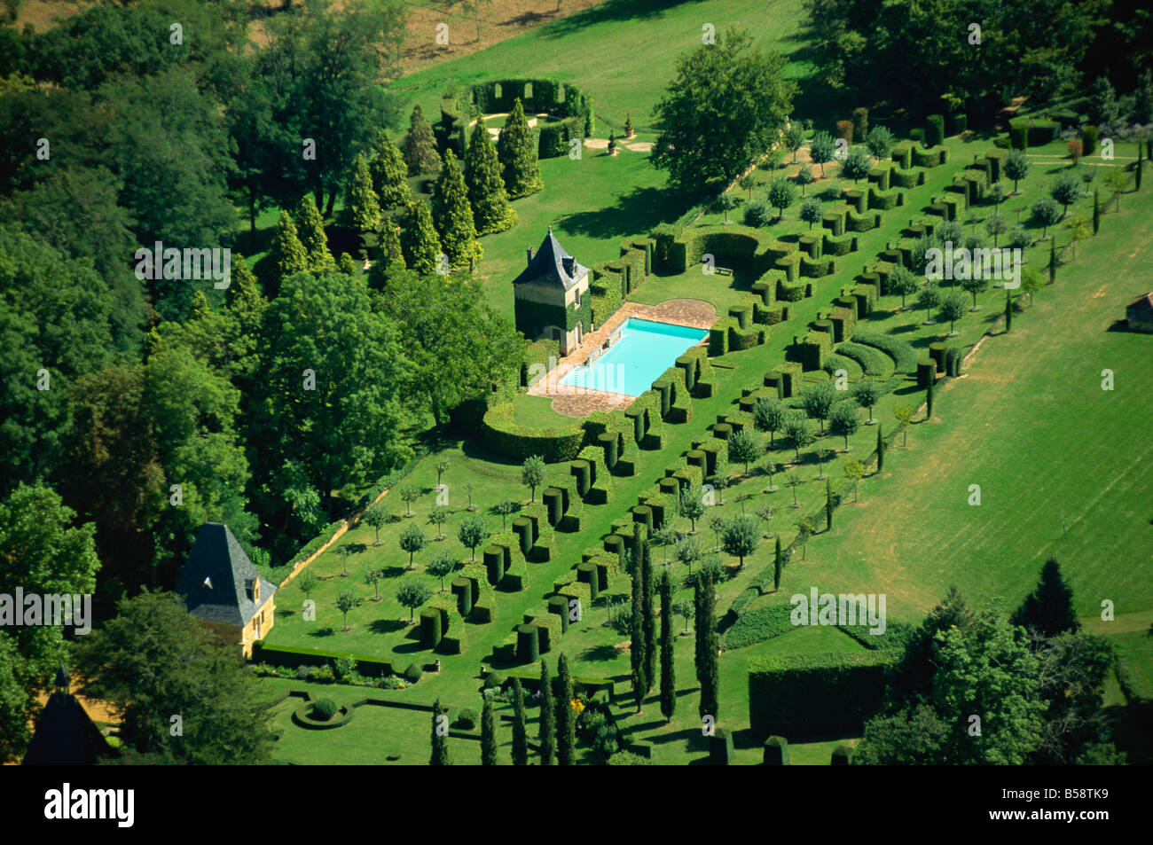 Vista aerea del Les Jardins d'Eyrignac, Dordogne, Perigord, Aquitania, in Francia, in Europa Foto Stock