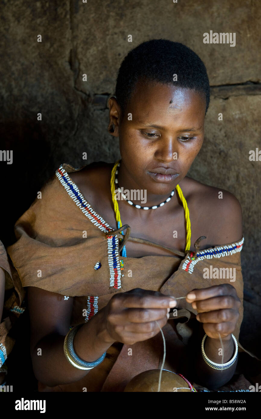 Il Datooga noto come Mang'ati in Swahili sono un pastoralist persone nilotica di North Central Tanzania a sud di Ngorongoro Foto Stock