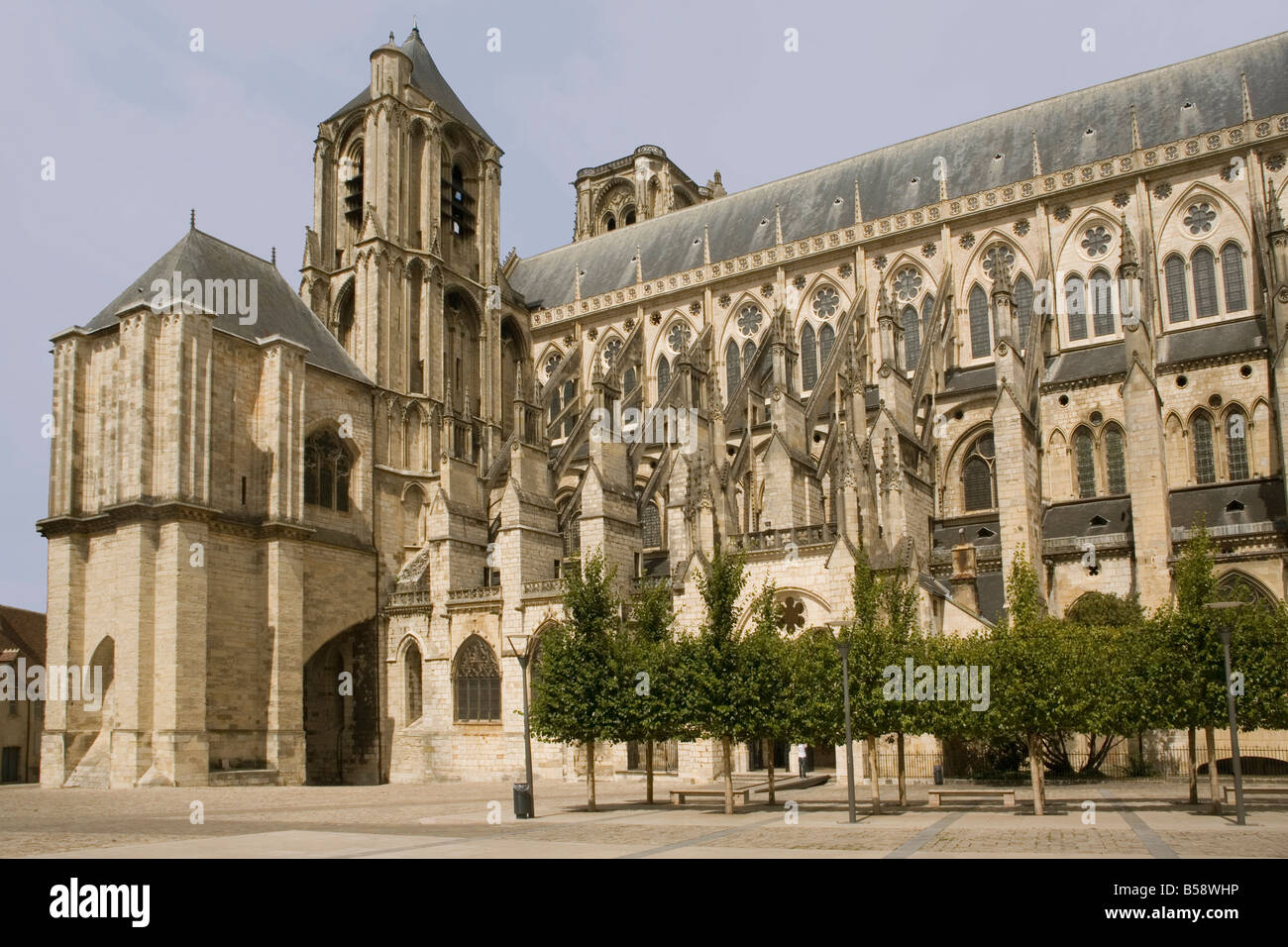 La cattedrale di Bourges UNESCO World Heritage Site Bourges Cher Francia Europa Foto Stock