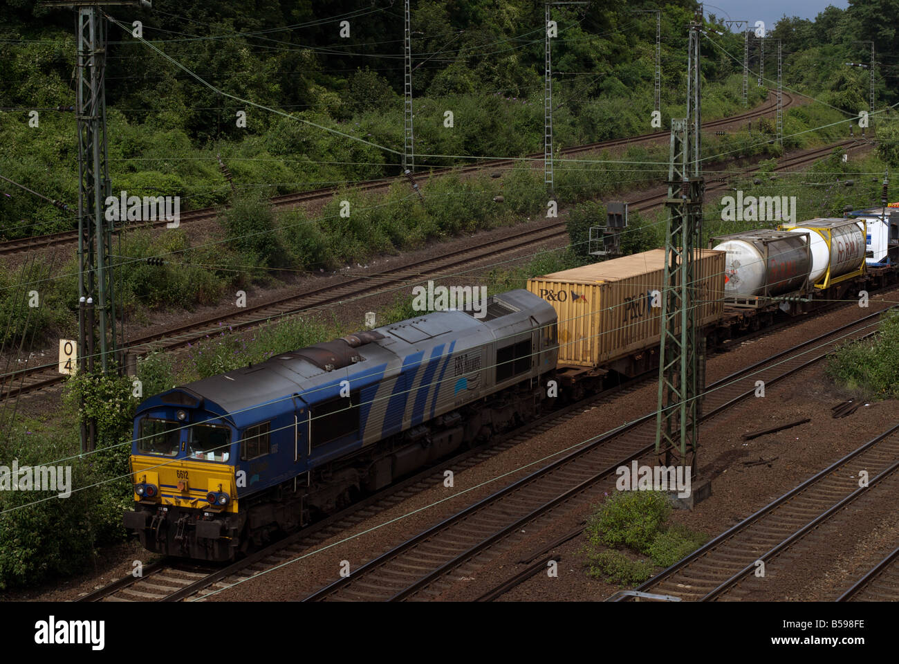 ERS treno merci, correndo ad ovest della città di Colonia, nella Renania settentrionale-Vestfalia (Germania). Foto Stock