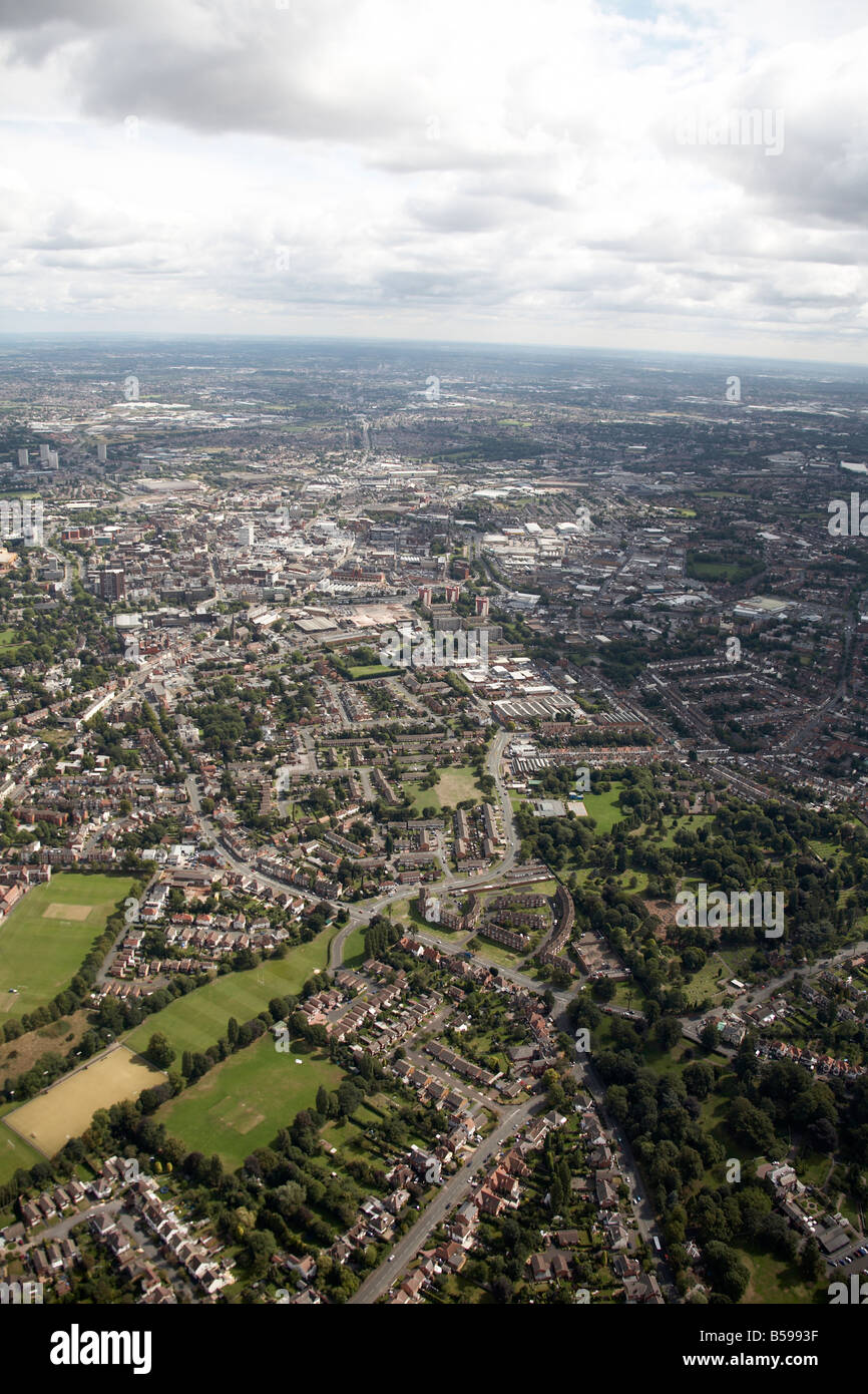 Vista aerea a est di case suburbane Jeffcock Road parklands cricket ground Merridale Bradmore Wolverhampton WV3 England Regno Unito Foto Stock