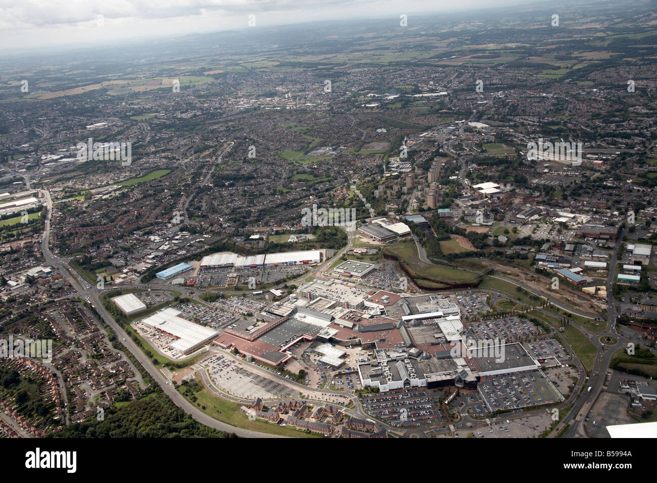 Vista aerea a sud-ovest di retail park case suburbane Merry Hill Abraham Darby Brierley Hill Dudley Quarry Bank DY5 England Regno Unito Foto Stock