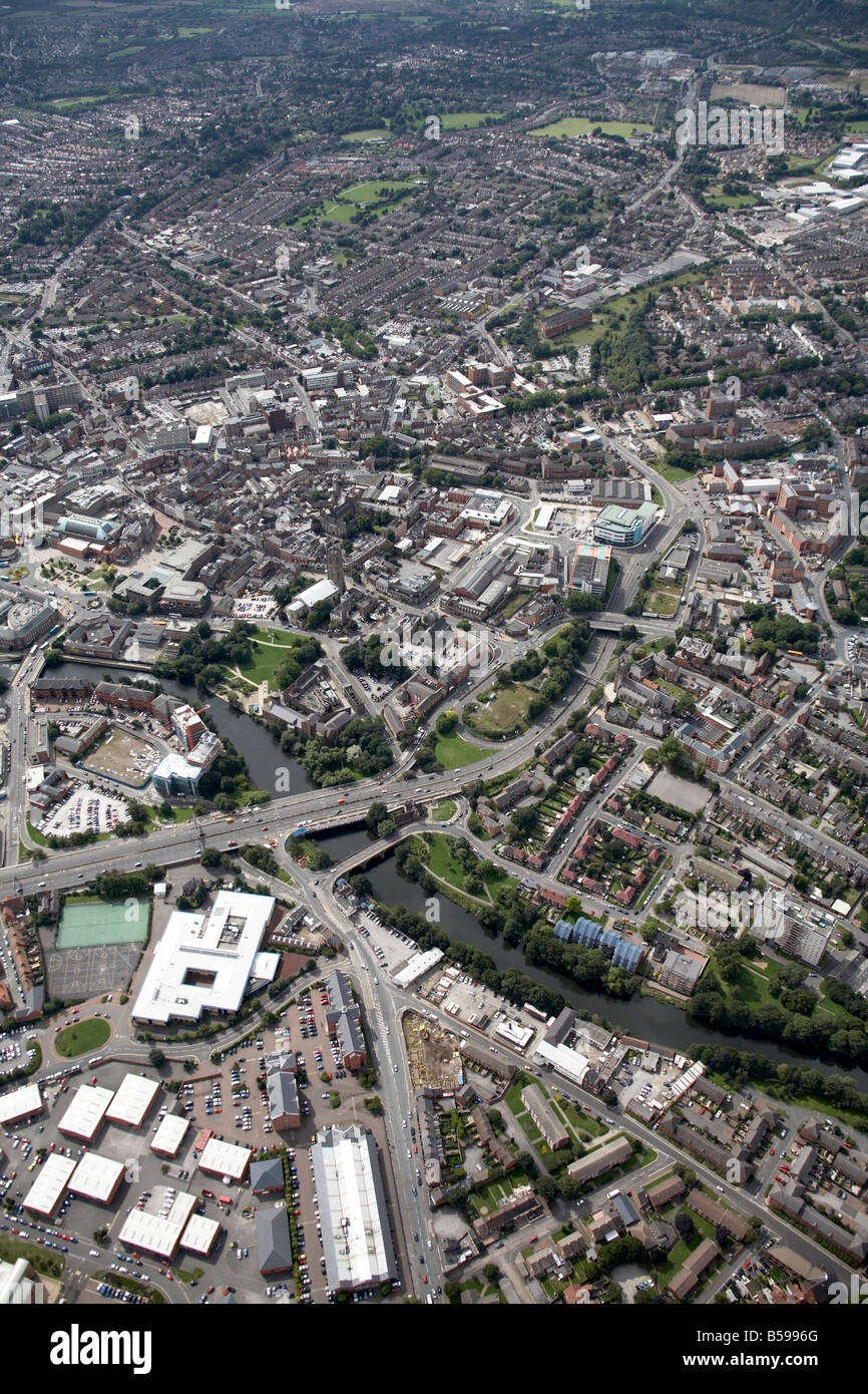 Vista aerea del sud est dal centro di Derby Fiume Derwent St Alkmund s Via Mansfield Road City Road DE1 England Regno Unito alto livello ob Foto Stock