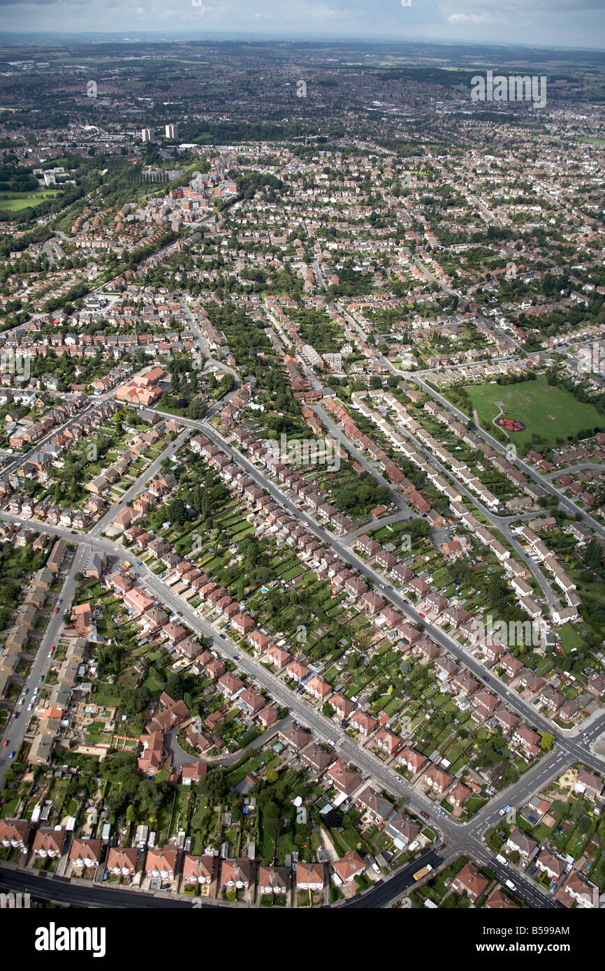 Vista aerea a nord di suburban case e giardini prospettiva Road Foxhill Road West Nottingham NG4 England Regno Unito alto livello obliqua Foto Stock