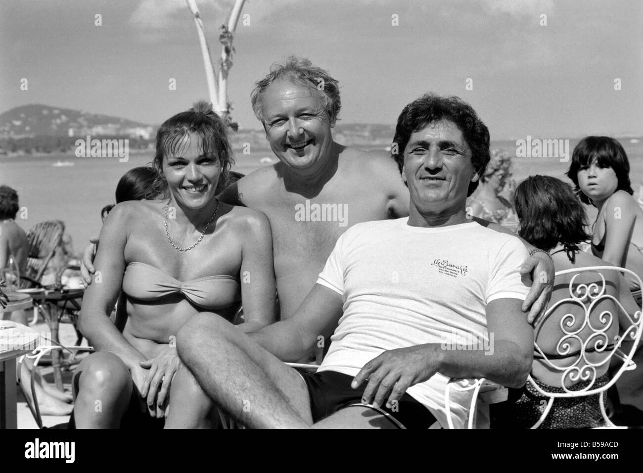 Freddie Laker: Imprenditore con la sua barca a motore in Maiorca. Luglio 1981 81-03733A-035 Foto Stock