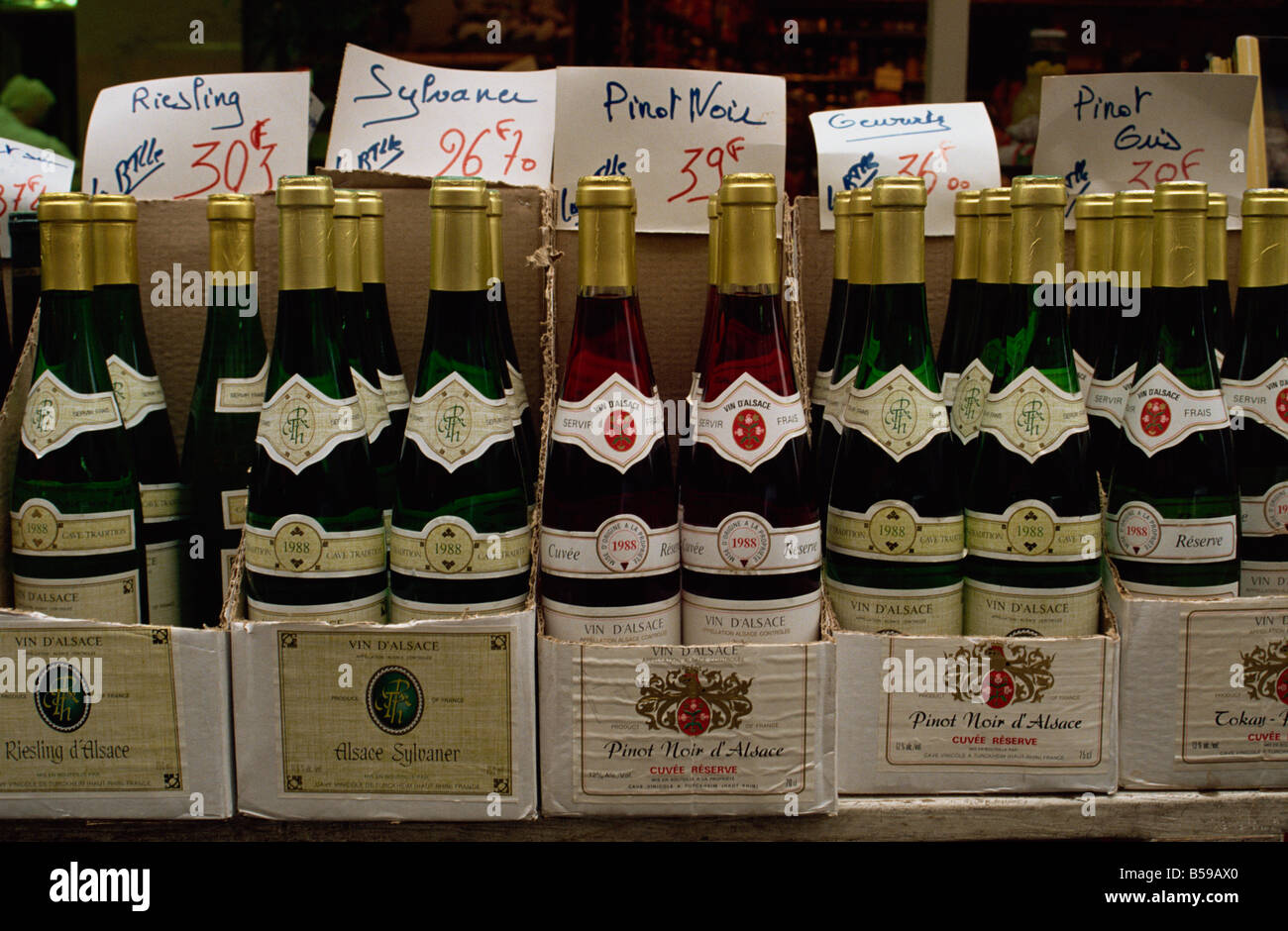 Il vino bianco in vendita Francia L TAYLOR Foto Stock