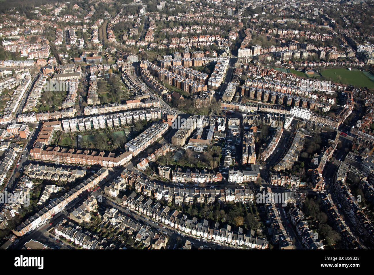 Vista aerea del nord est di case suburbane West Hampstead Cricket Club Finchley Road West End Lane Mill Lane London NW6 NW3 Engla Foto Stock