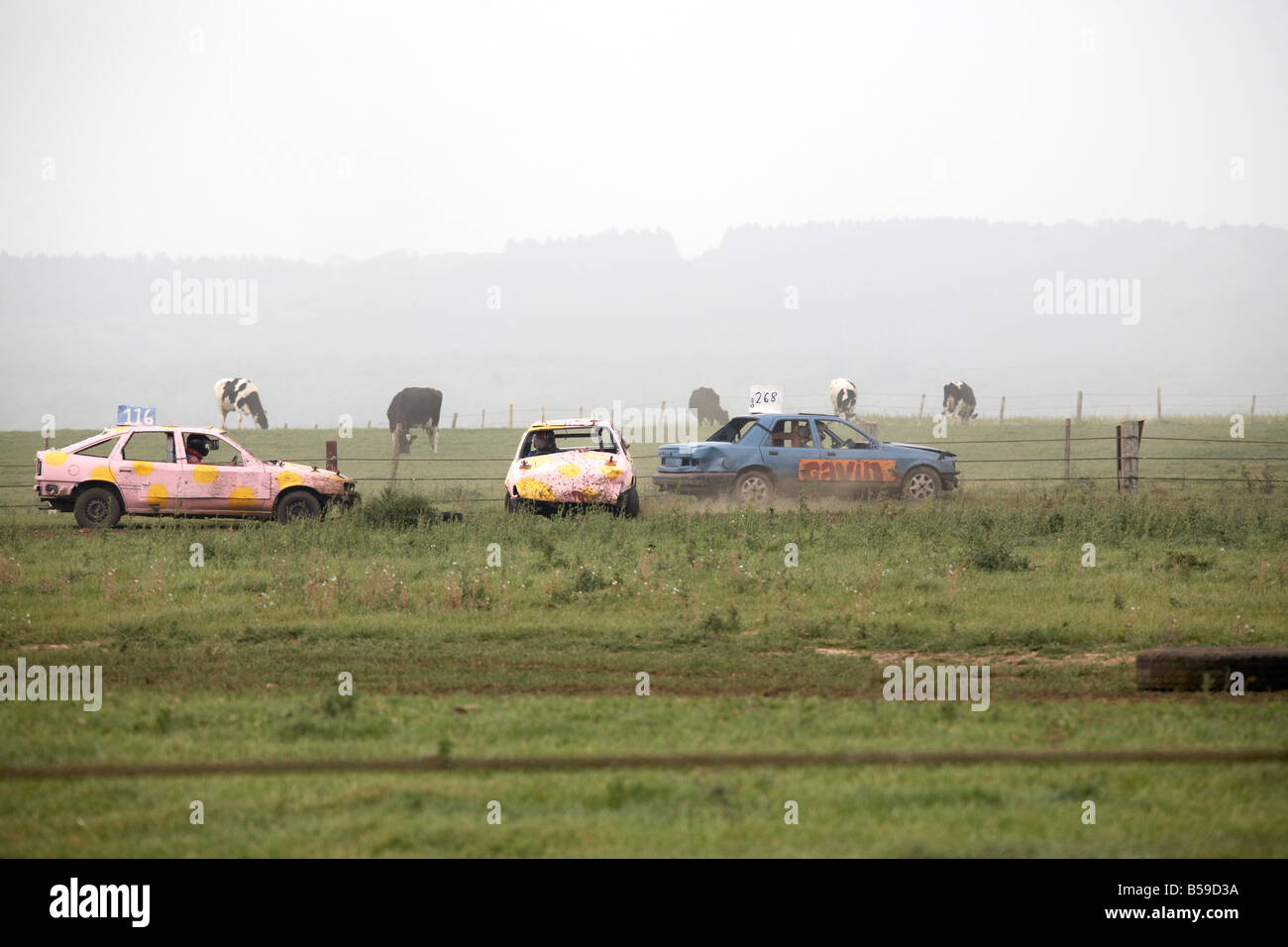 Stoxx stock o banger car racing vicino Shalcombe Isle of Wight Inghilterra UK 200705 QE Regno Unito Regno Unito Gran Bretagna Inghilterra Foto Stock