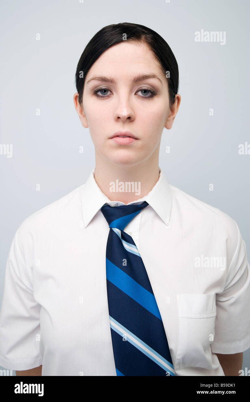 Donna in camicia e cravatta Foto stock Alamy