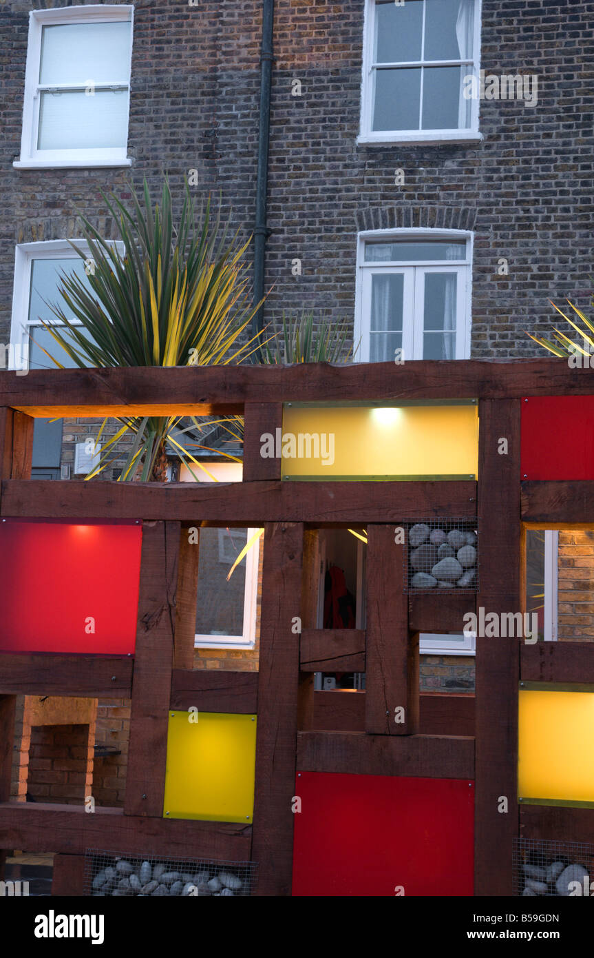 Colorato giardino moderno design a Londra Foto Stock