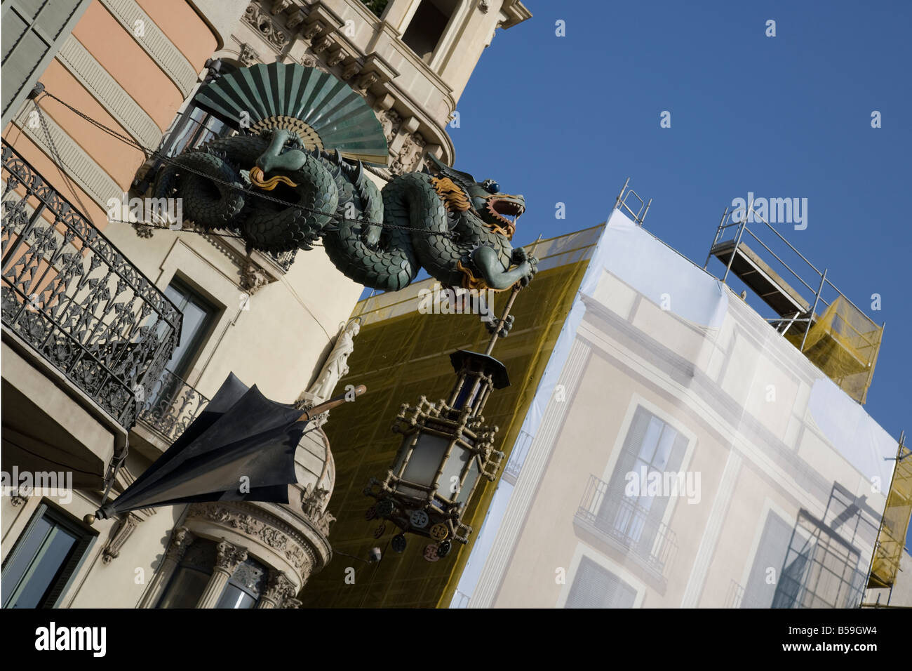L'ombrello edificio su Las Ramblas, Barcelona, Spagna Foto Stock