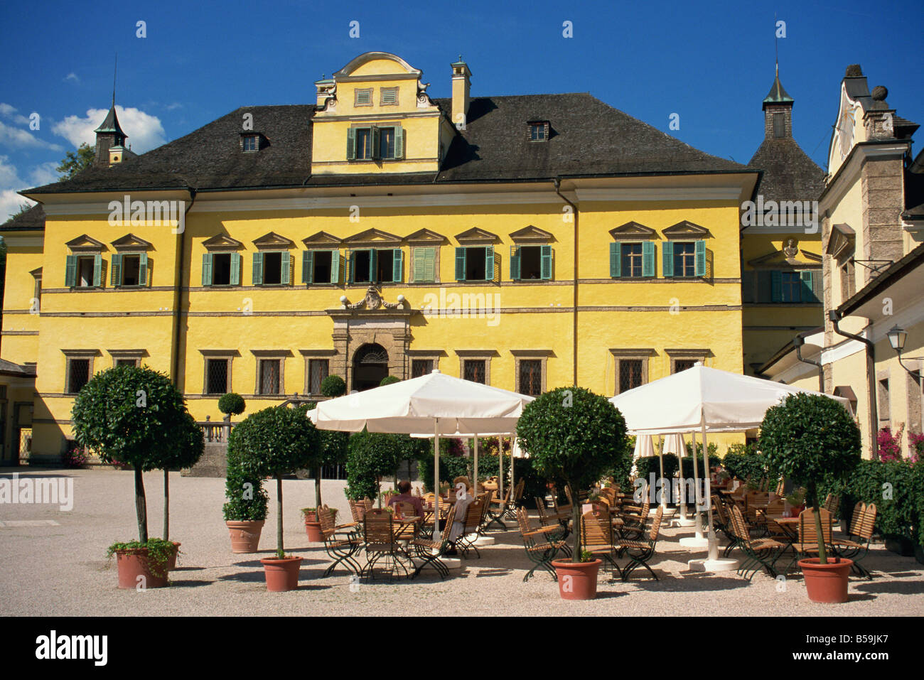 Il castello di Hellbrunn costruito tra il 1613 e il 1619 vicino a Salisburgo Austria Europa Foto Stock