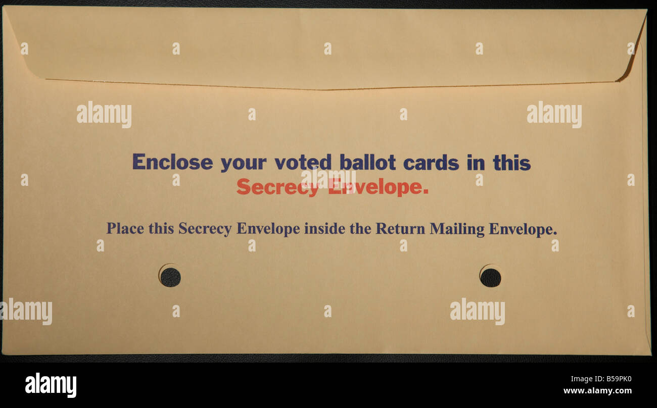 Absentee tradizionale carta scrutinio segreto busta per il 2008 presidenziale elezione generale degli Stati Uniti d'America. Foto Stock