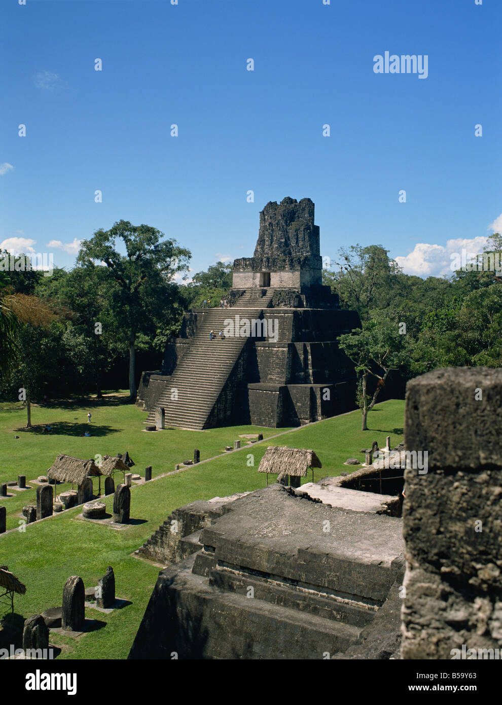 Tempio II, grande Plaza, Tikal, Sito Patrimonio Mondiale dell'UNESCO, Guatemala, America Centrale Foto Stock