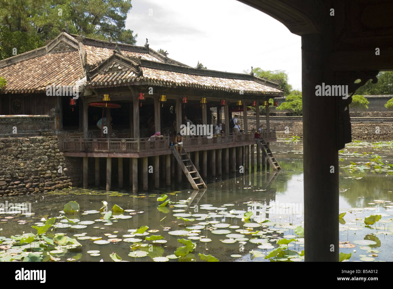 Xung Khiem pavilion, tomba dell'Imperatore Tu Duc vicino a Hue Vietnam Foto Stock