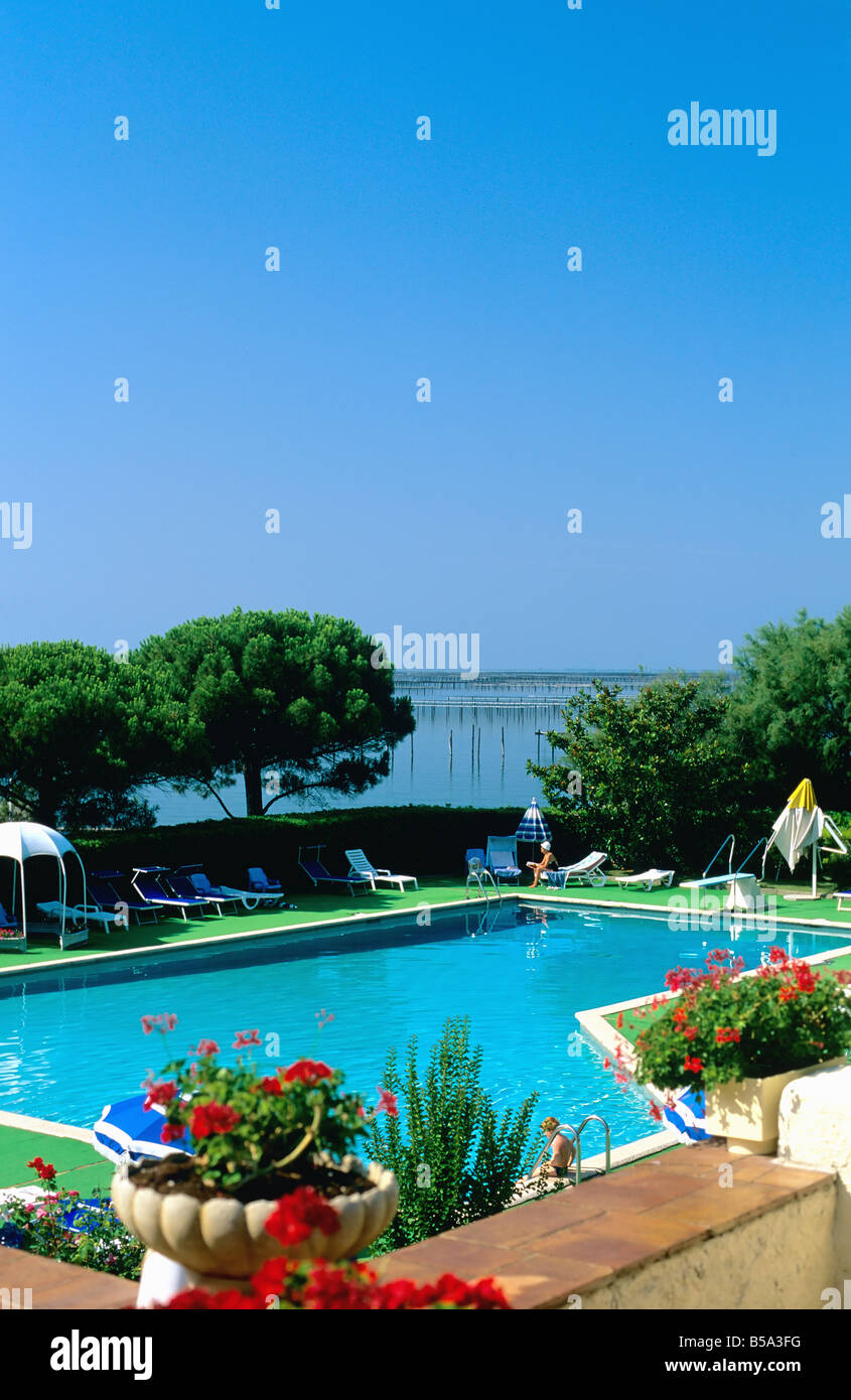 HOTEL PISCINA E "Bassin de Thau' BASIN LANGUEDOC FRANCIA Foto Stock