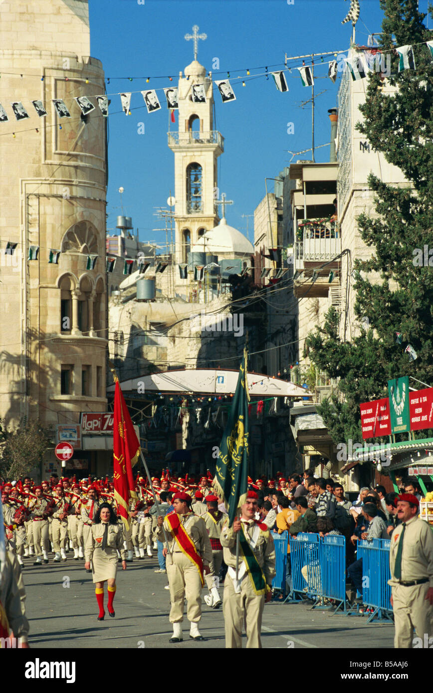 Bande di scout in marcia, il giorno di Natale, Betlemme, Israele, Medio Oriente Foto Stock