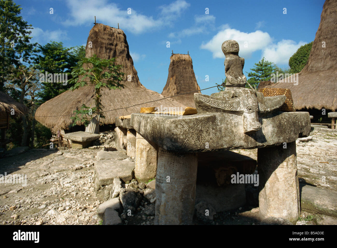 Kampung Waitabar Waikabubak isola di Sumba Indonesia Asia del sud-est asiatico Foto Stock