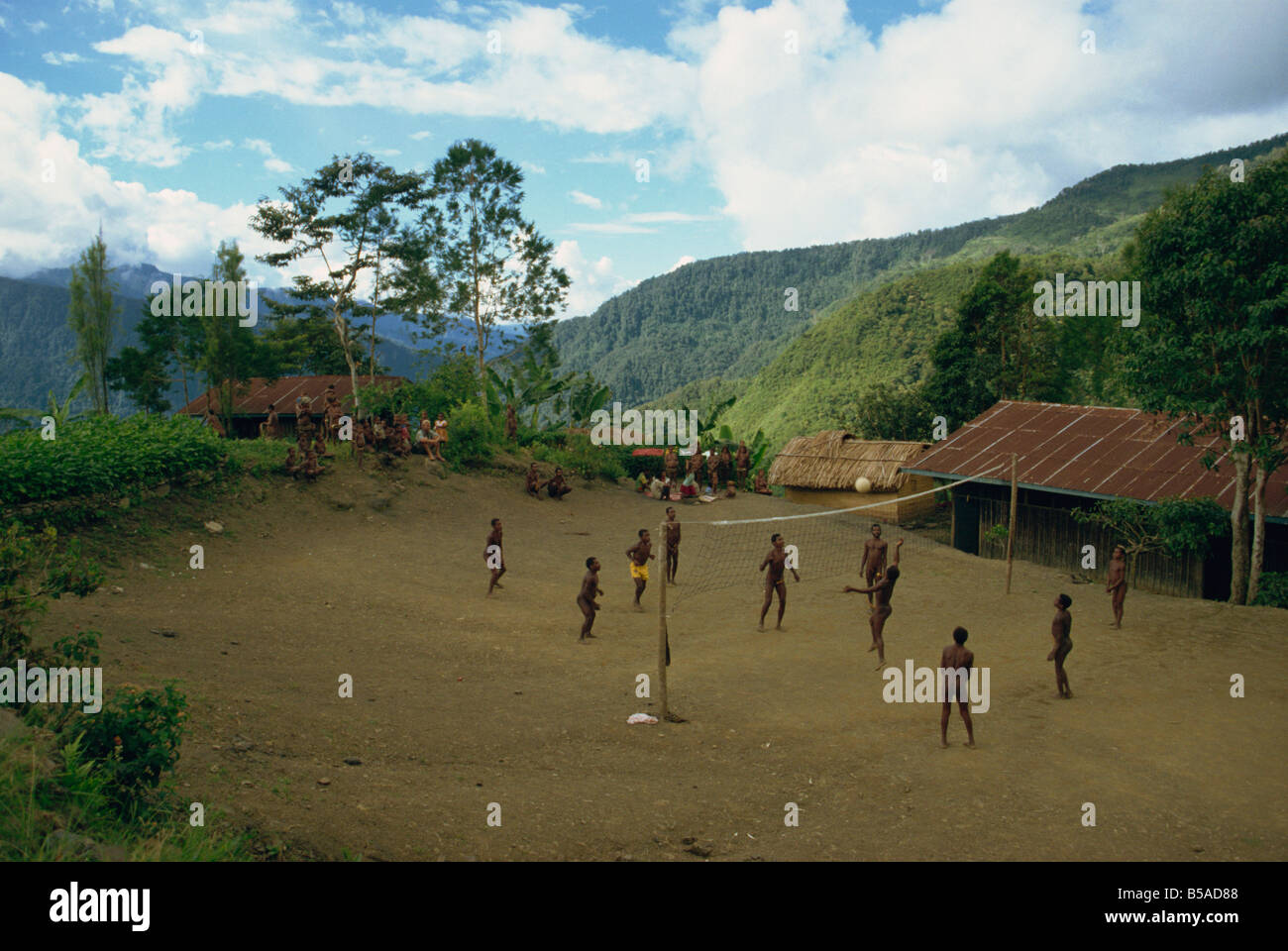 Volley ball game Membegan Irian Jaya Indonesia Asia del sud-est asiatico Foto Stock