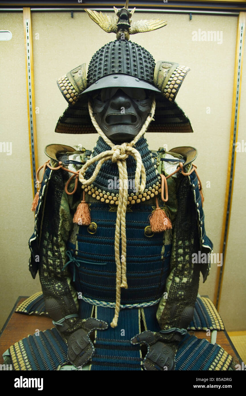 Il Samurai vestito presso il Museo del Castello di Matsuyama, Matsuyama, Prefettura di Nagano, isola di Honshu, Giappone Foto Stock