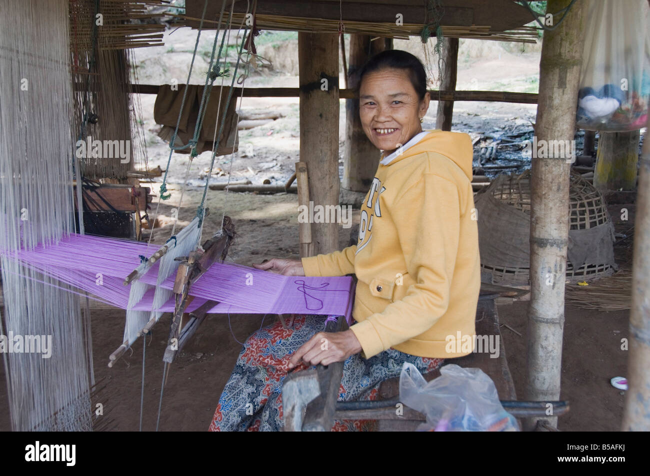 Gom Dturn, a Lao Luong villaggio nella zona del Triangolo d'oro di Laos, Indocina, sud-est asiatico Foto Stock Gom Dturn, a Lao Luong villaggio nella zona del Triangolo d'oro di Laos, Indocina, sud-est asiatico Foto Stock