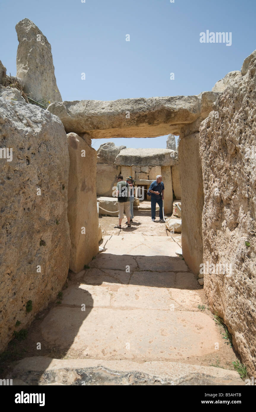 Mnajdra, un tempio megalitico costruito alla fine del terzo milennium BC, Sito Patrimonio Mondiale dell'UNESCO, Malta, Europa Foto Stock
