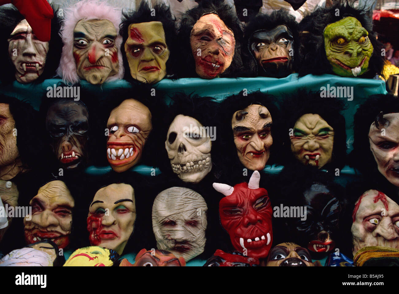 Maschere di Halloween in vendita a Città del Messico MESSICO L TAYLOR Foto Stock