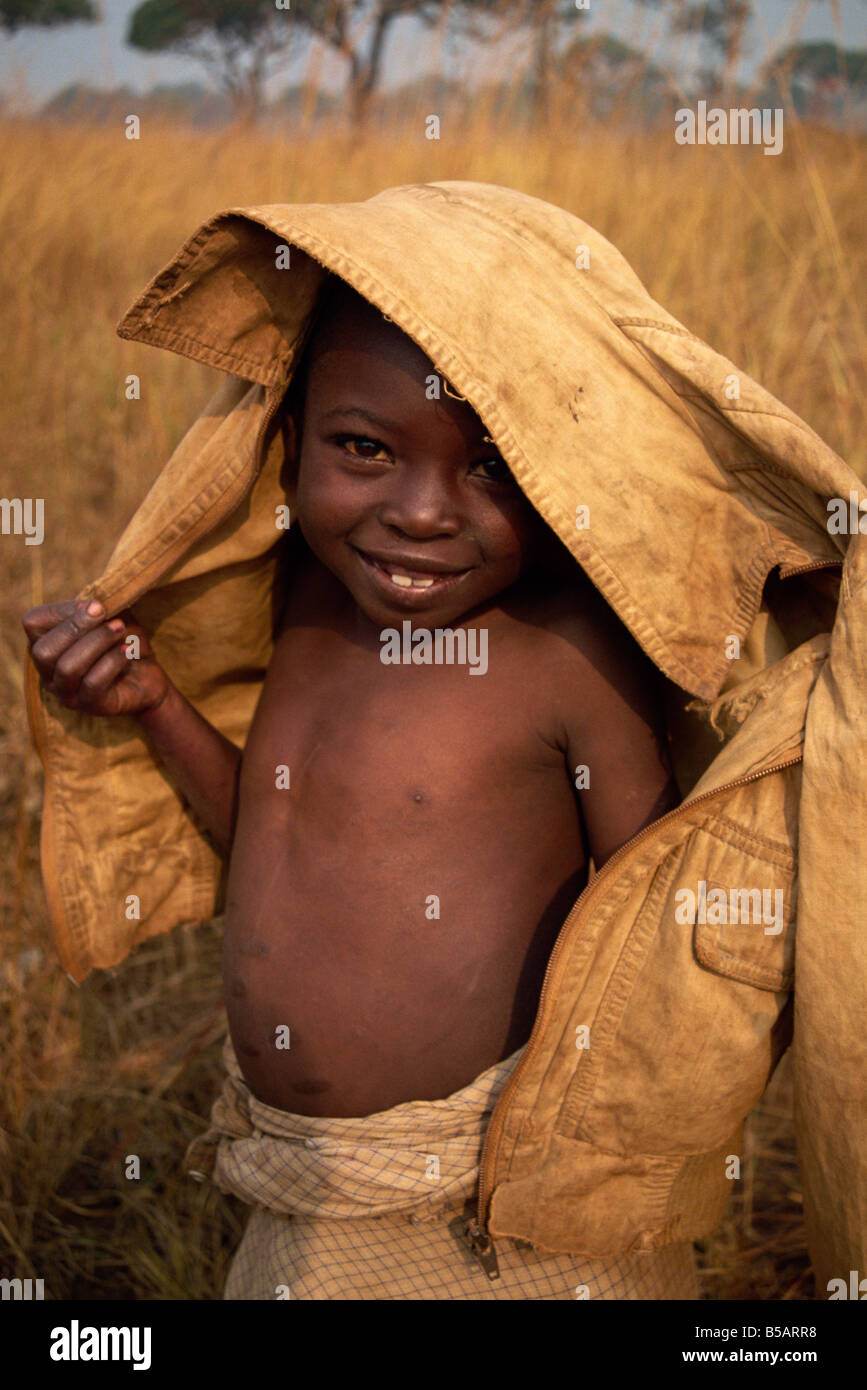 Ritratto di un giovane bambino Kagenyi Camp Zanzibar Tanzania Africa L TAYLOR Foto Stock