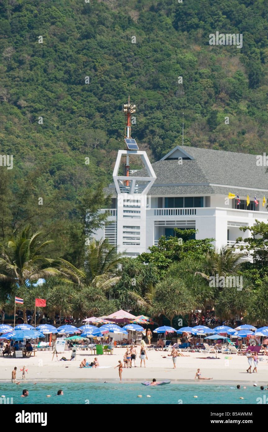 Allarme Tsunami tower, Kata Beach, Phuket, Thailandia, Sud-est asiatico Foto Stock