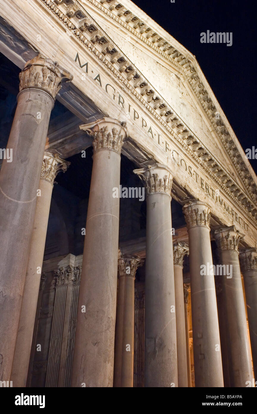 In Italia i vecchi facciata Pantheon a Roma Foto Stock
