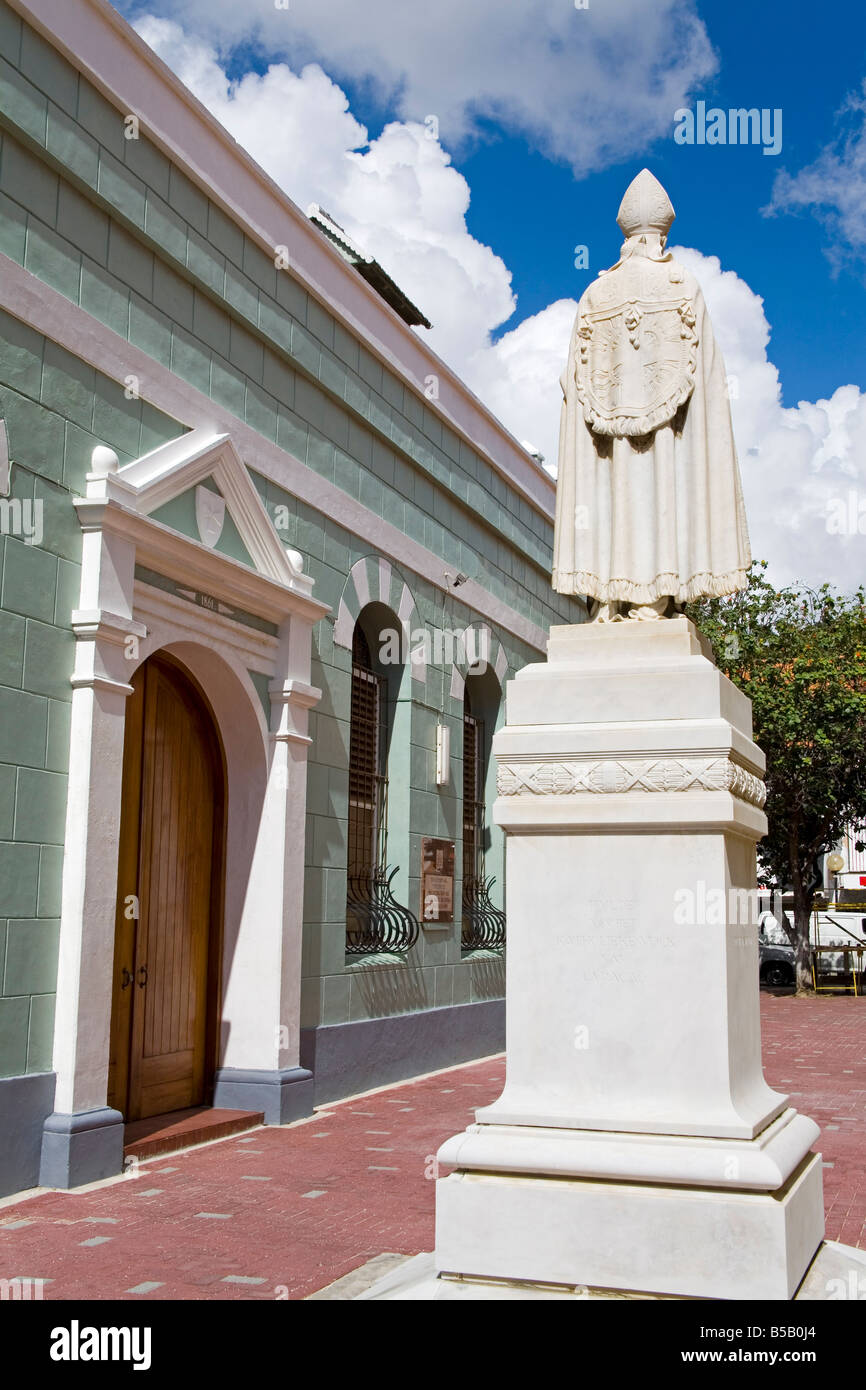 Martinus Joannes Niewindt statua, Basilica Santa Ana, Vicolo distretto, Willemstad, Curacao, Antille olandesi, dei Caraibi Foto Stock