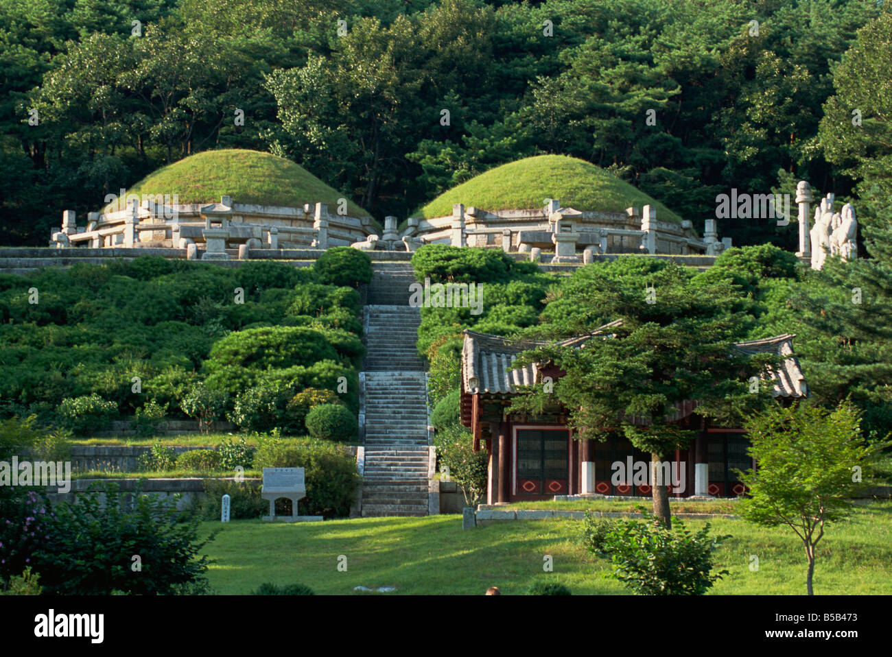 Re Kongmin s tomba Kaesong Corea del Nord Asia Foto Stock