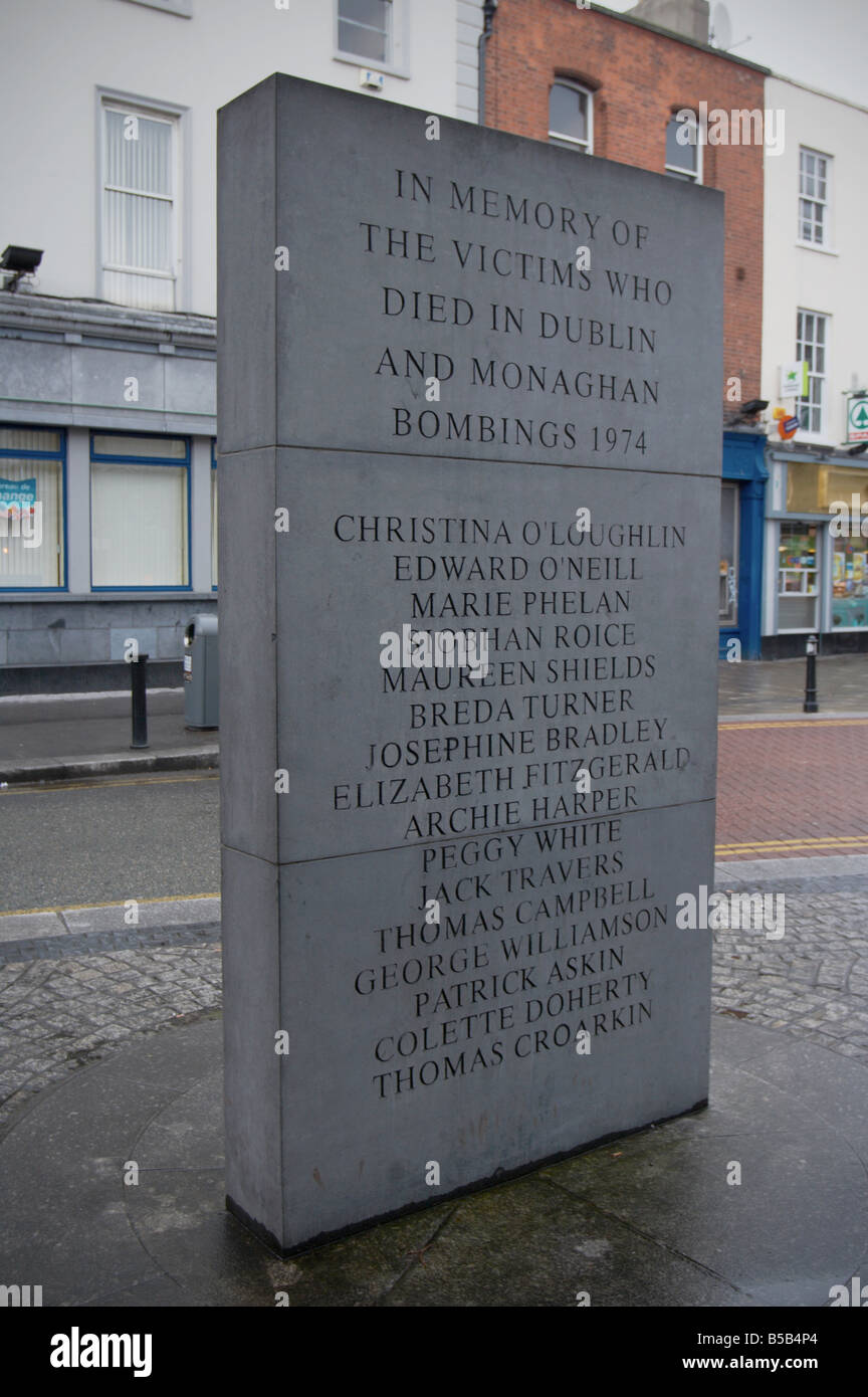 Memoriale per le vittime delle auto bombe a Dublino e monaghan nel 1974, che uccise molte persone Talbot Street Foto Stock