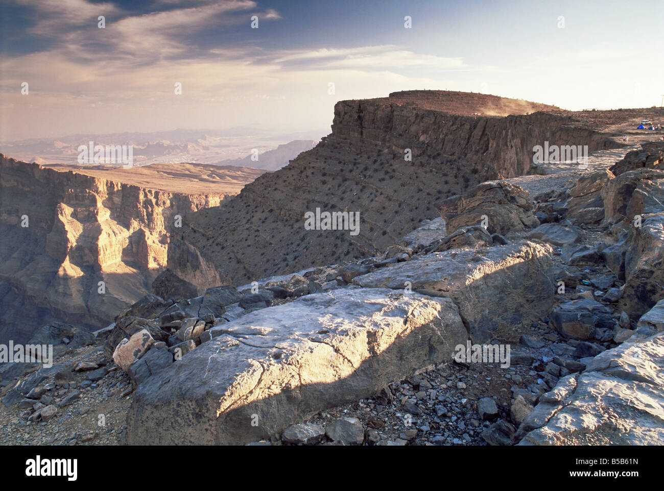 Oman il Grand Canyon, situato in Jebel Shams, a 1900 m, Western Hajar, Oman, Medio Oriente Foto Stock