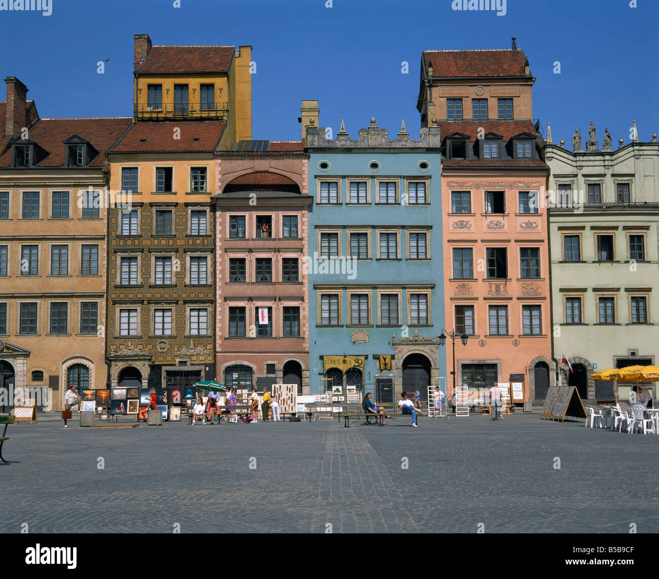 Edifici tipici nella piazza della città di Poznan in Polonia G Hellier Foto Stock