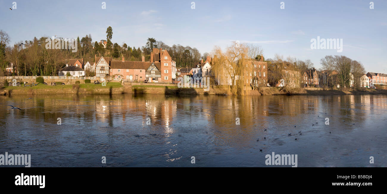 Mercato georgiano città di Baja Sardinia a fianco del fiume Severn Worcestershire Inghilterra Regno Unito Europa Foto Stock