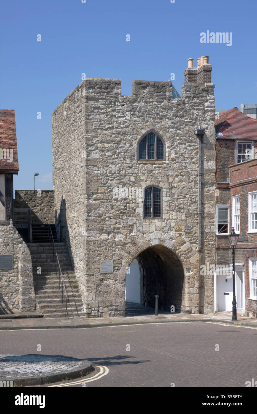 Westgate, alle mura della vecchia città di Southampton, Hampshire, Inghilterra. Europa Foto Stock