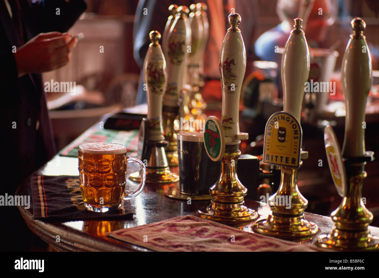 Interno del Sun Pub di Londra, Inghilterra, Europa Foto Stock