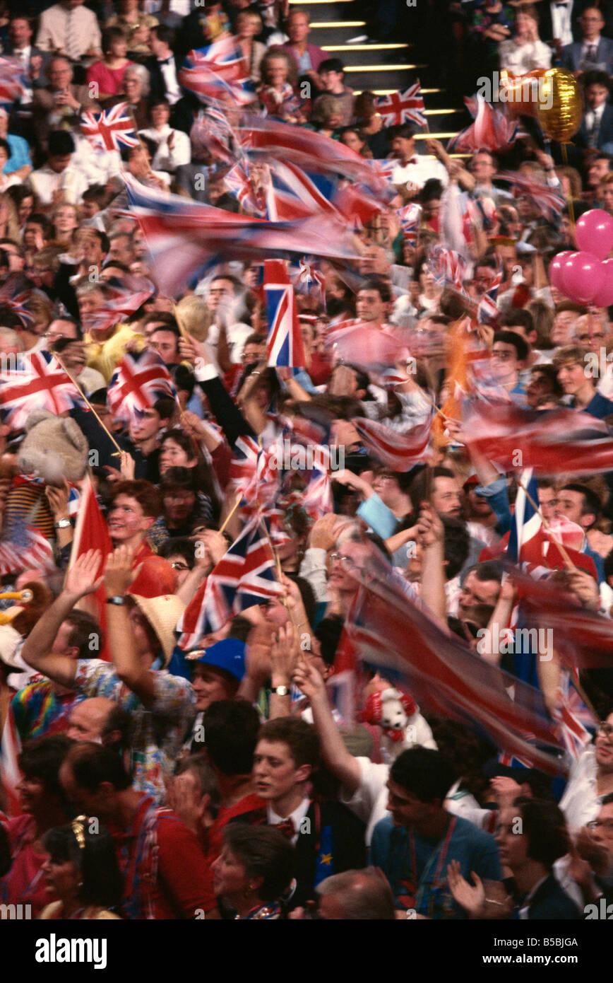 Udienza in ultima notte del Prom in 1992, Royal Albert Hall, Kensington, Londra, Inghilterra, Europa Foto Stock