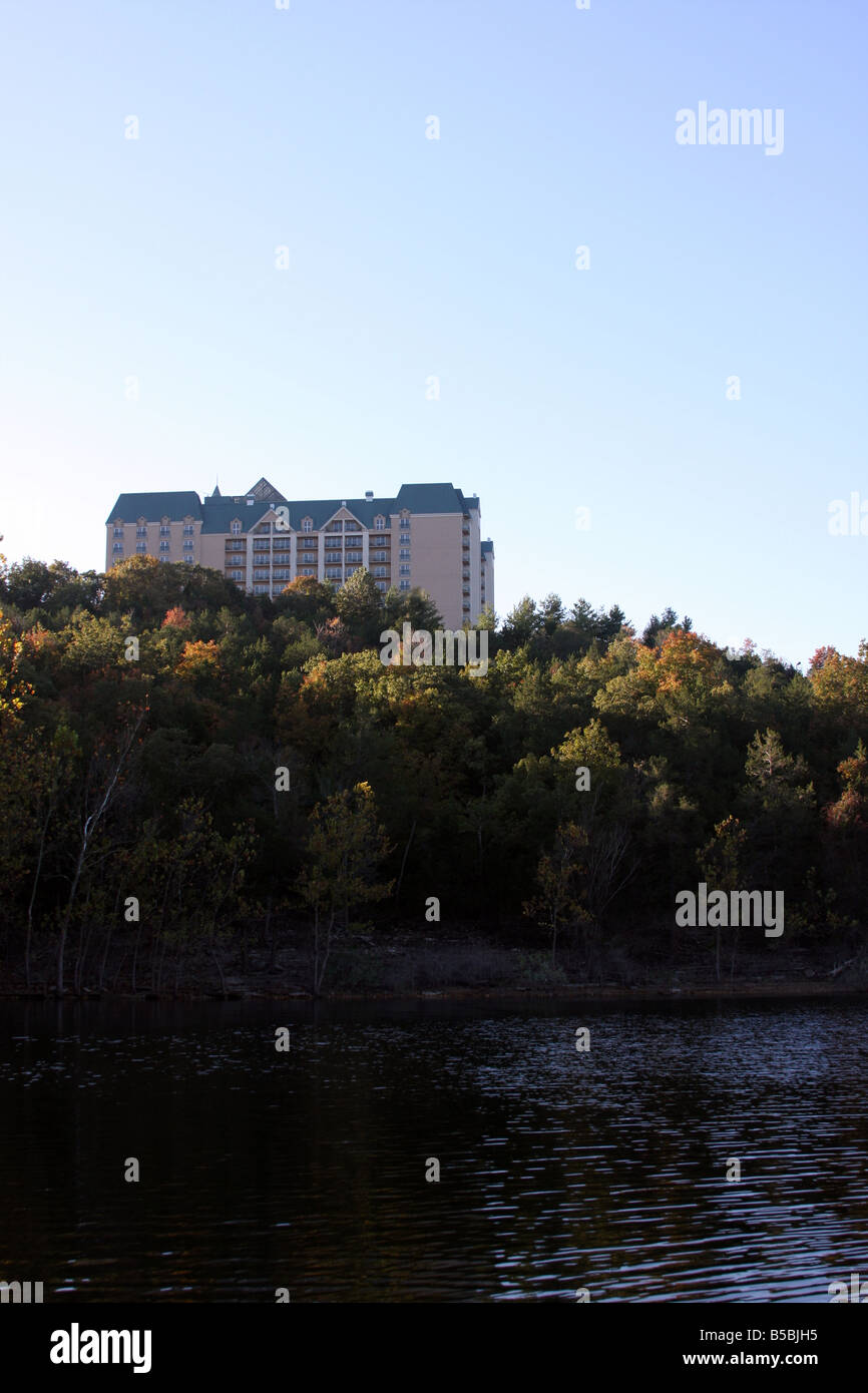 Lo Chalet sul Lago hotel situato sul Lago di Table Rock dietro la diga di Branson Missouri Foto Stock