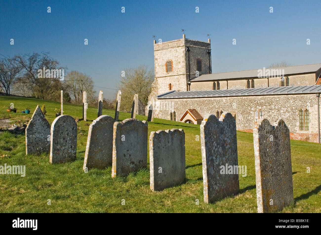 Il XIII secolo la chiesa di Sant'Andrea a Nether Wallop, Hampshire, Inghilterra, Europa Foto Stock