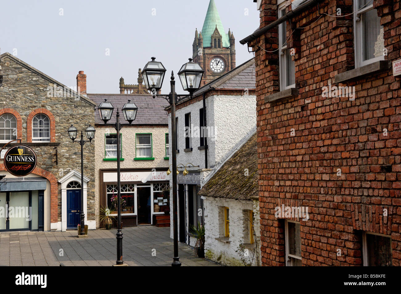 Il Villaggio Artigianale situato tra il basso Shipquay Street e Magazine Street, Città di Derry, Ulster (Irlanda del Nord, Foto Stock