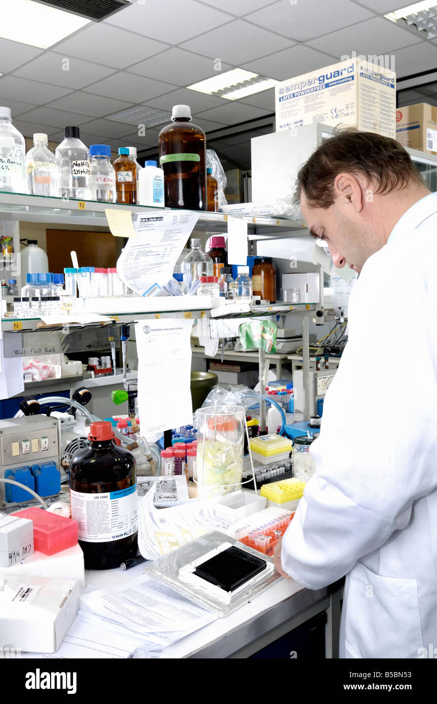 Laboratorio di analisi mediche la scienza di ausili per lo studio Foto Stock