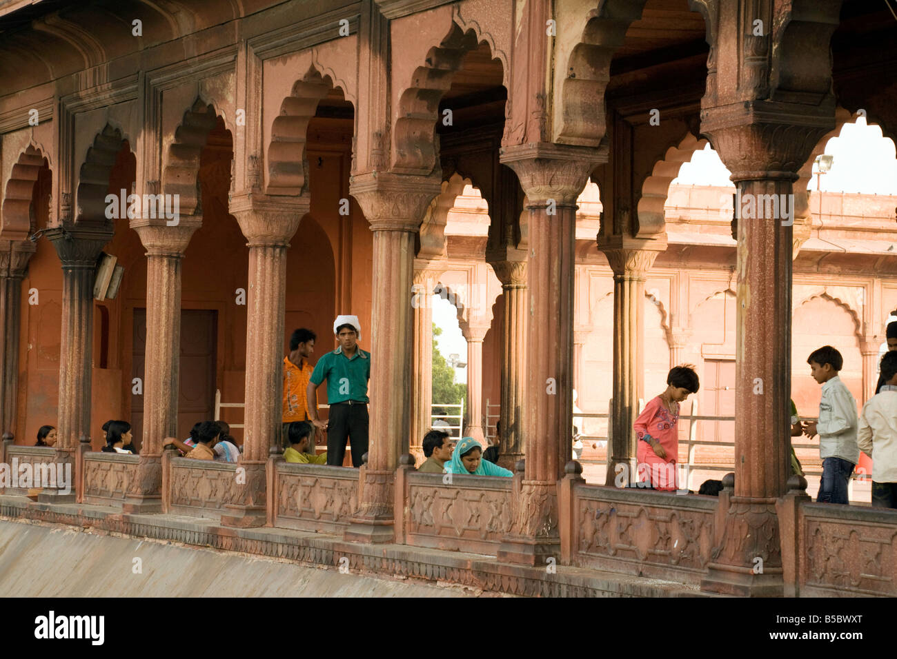 Popolo Indiano presso la moschea Jama, Vecchia Delhi, India Foto Stock