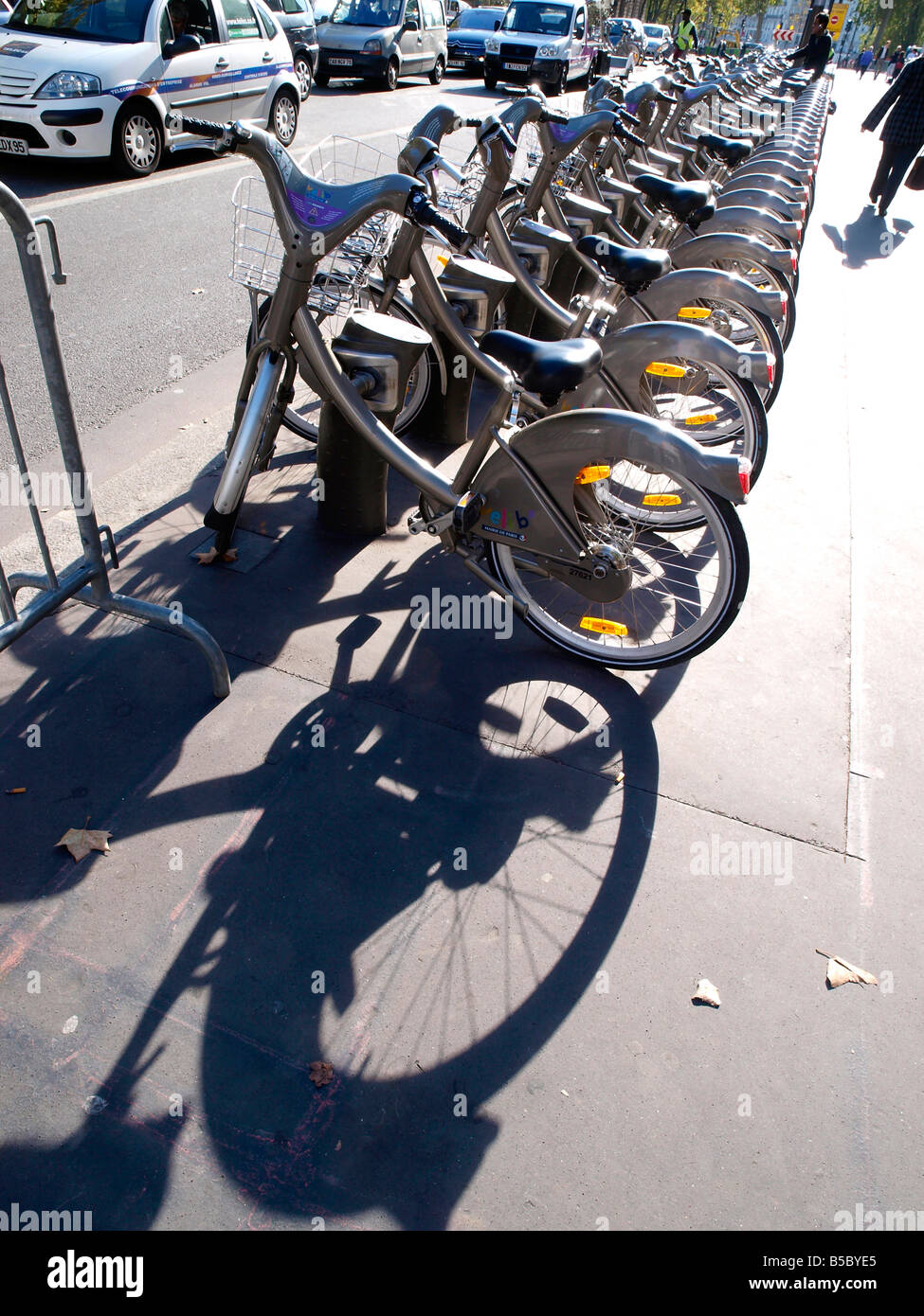 Velib libertà biciclette presso l'Hotel de la Ville di Parigi. Il programma è sostenuto dalla Mairie de Paris Foto Stock