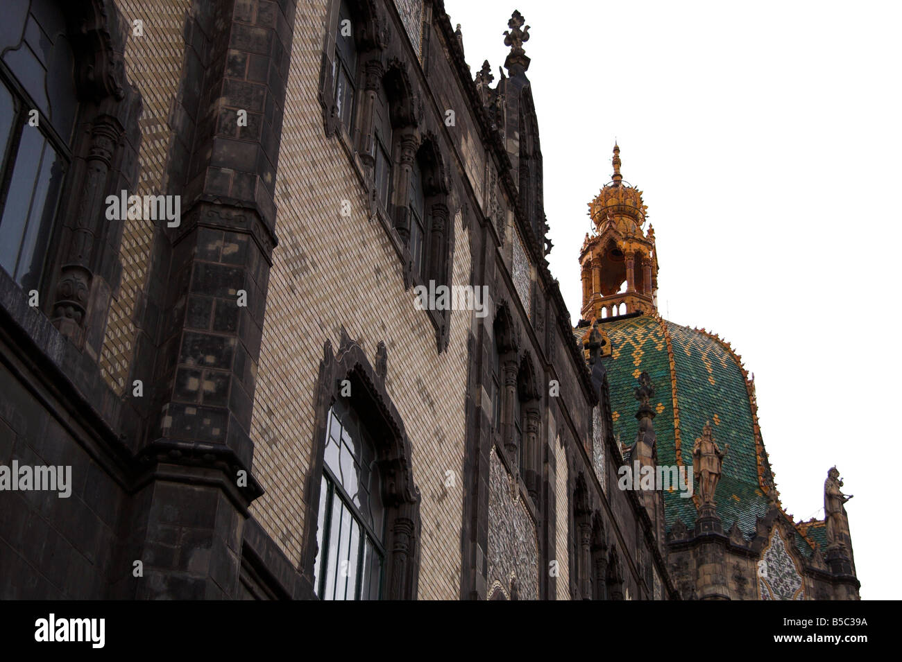 Ornato tetto di tegole, Museo delle Arti Applicate, Pest, Budapest, Ungheria Foto Stock