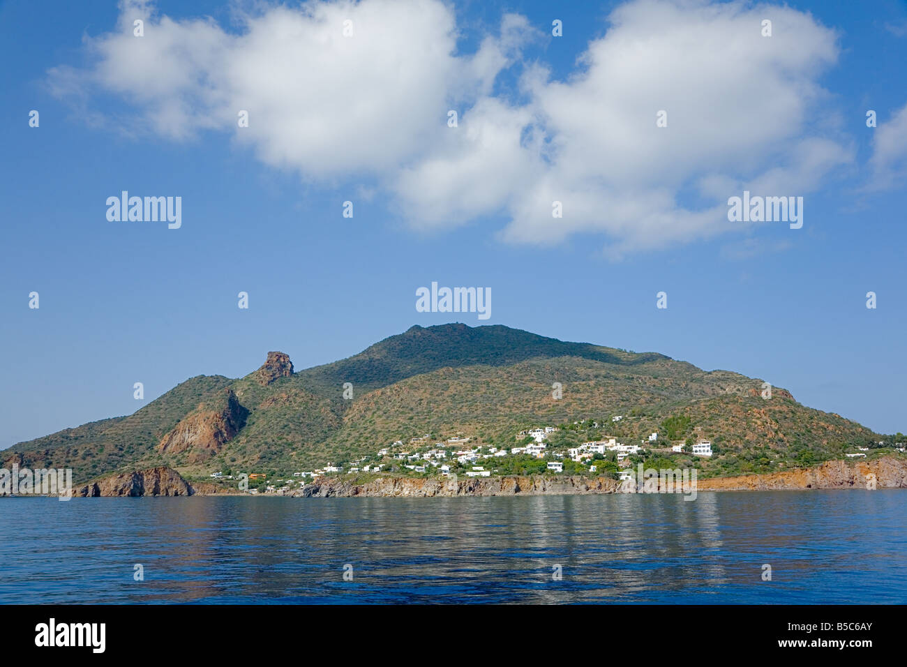 Vista di Panarea, Isole Eolie, Italia Foto Stock
