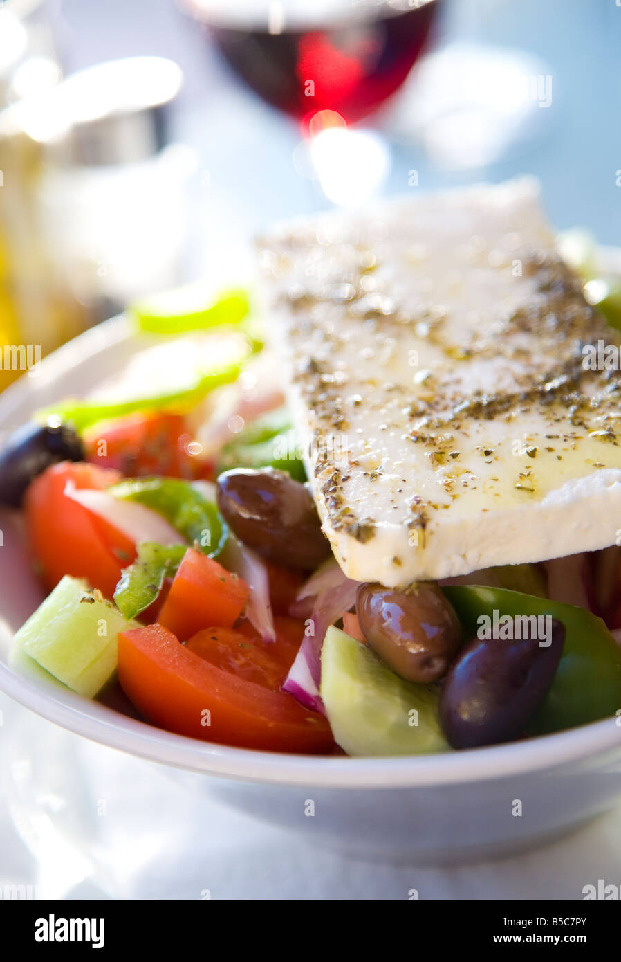 Insalata greca a Caption Nicholas ristorante, Amoudi Bay, Santorini Grecia Foto Stock