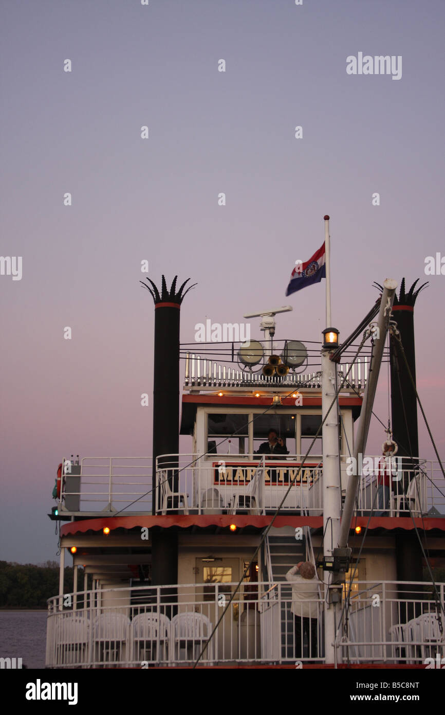 Il capitano sul microfono di Mark Twain vapore Nave a pale sul fiume Mississippi Annibale Missouri Foto Stock