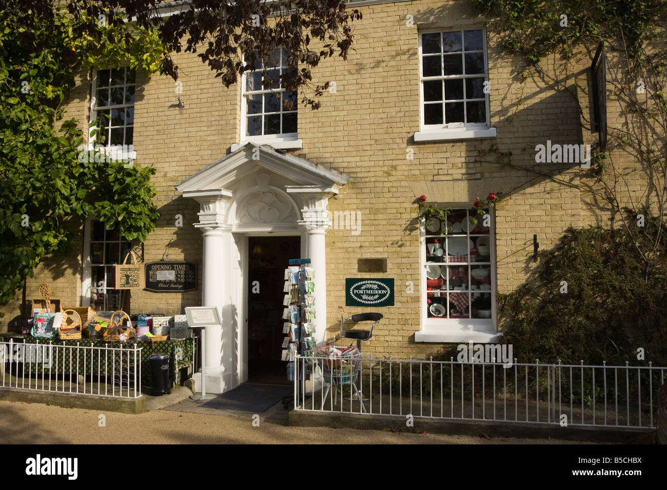 Il 'Lady Jane' shop accedi Long Melford, Suffolk, Regno Unito che una volta era una casa Foto Stock